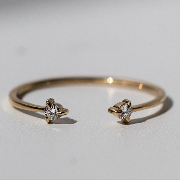 Elegant Gold Open Heart Ring - Picture 3 of 3